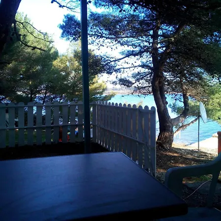 Strandhaus Tasalera Camping *